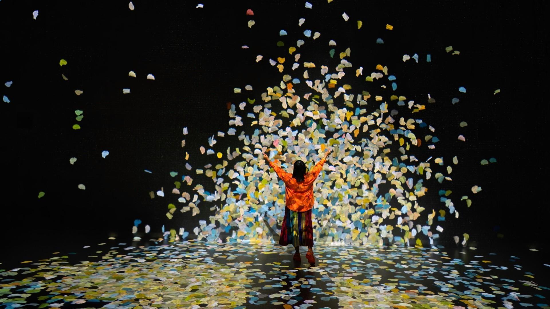 Colourful projected paintings in FRAMELESS Colour In Motion
