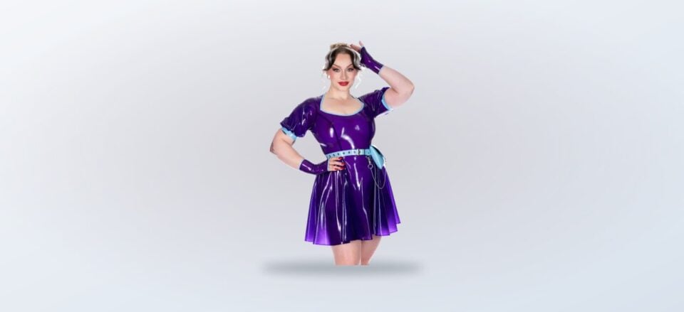 Elisa Dress aus violettem Latex