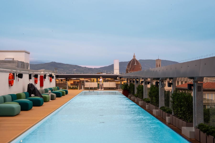 Piscina sul rooftop di The Social Hub Florence Belfiore