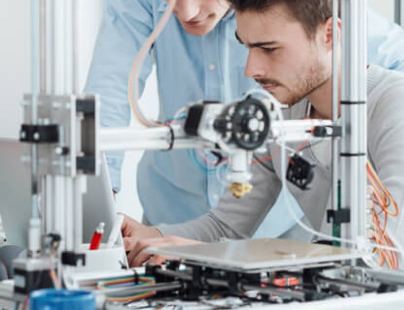 Arbete med 3D-printing och teknisk service