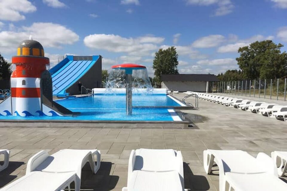 Wasserpark mit beheiztem Pool auf Hals Strand Camping in Dänemark