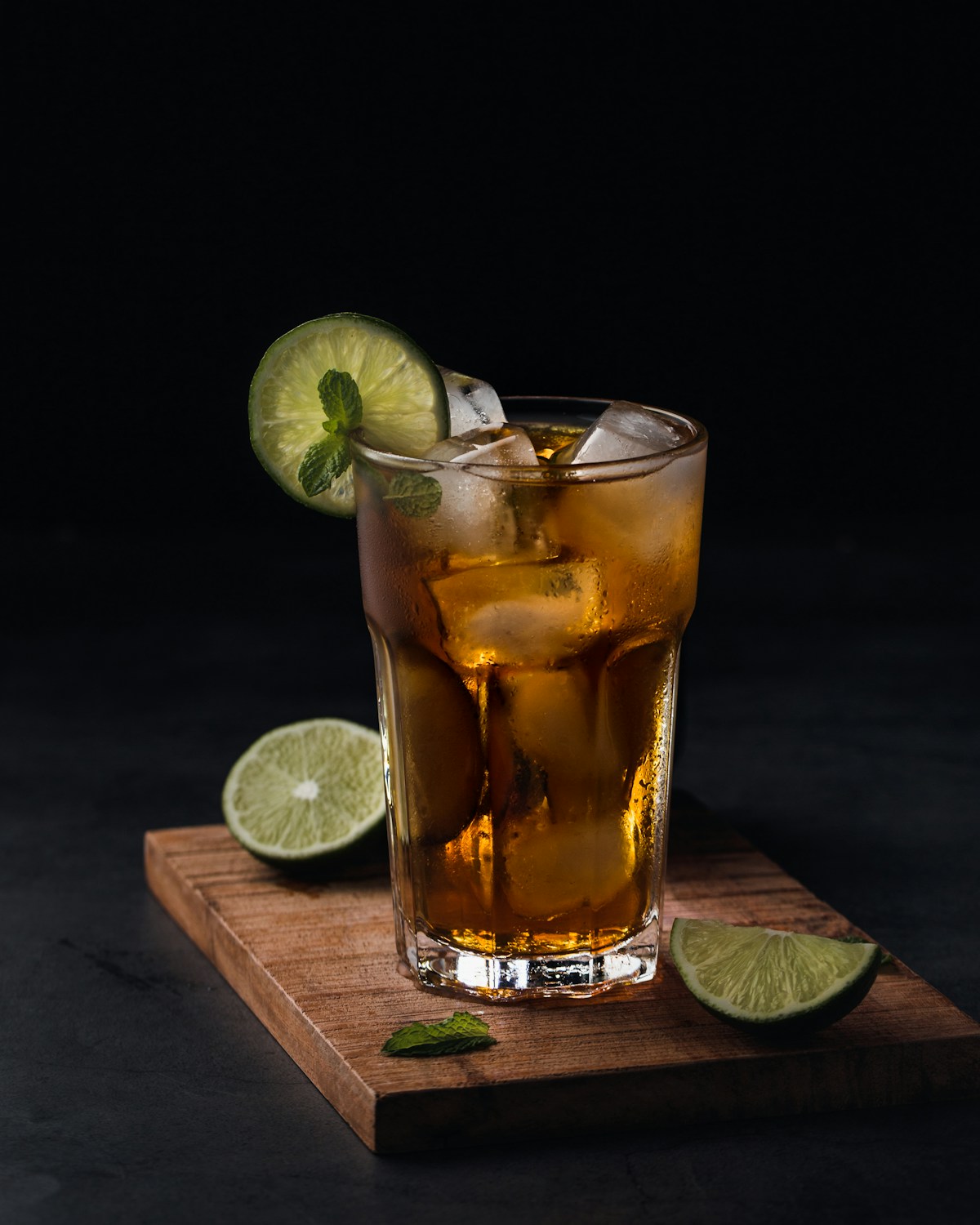 Iced drink garnished with lime