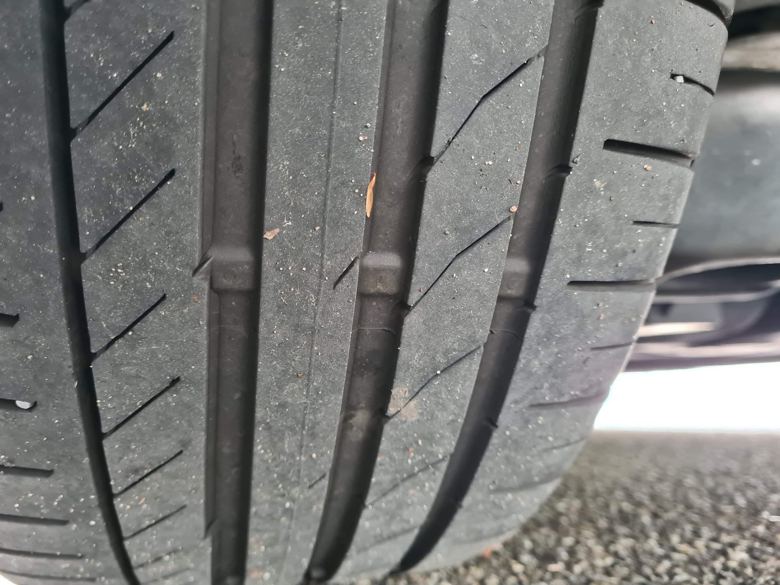 Fahrzeug mit Goodyear-Reifen unterwegs