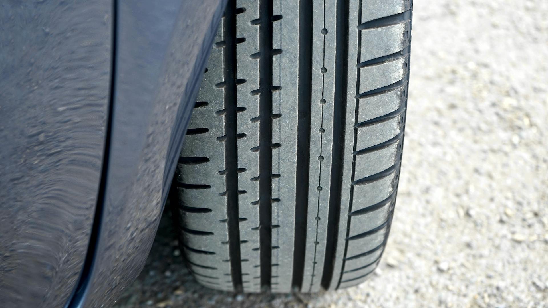 Nahaufnahme einer Goodyear-Reifenlauffläche