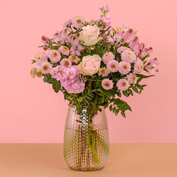 Velvet Cloud bouquet from Serenata Flowers