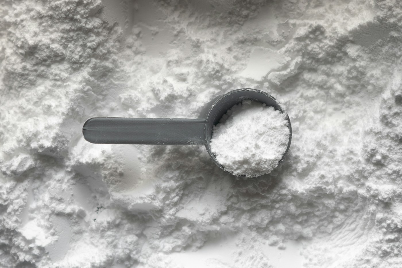 Zumub 100% Whey Konzentrat mit Zutateninformation auf der Verpackung