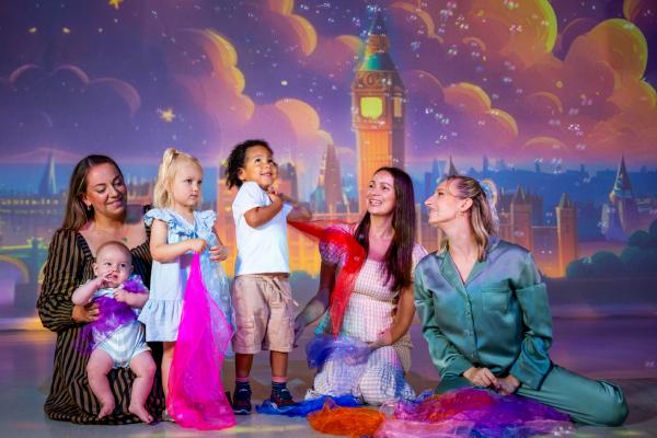 Children and adults enjoying a Frameless Multi-Sensory Tots Class
