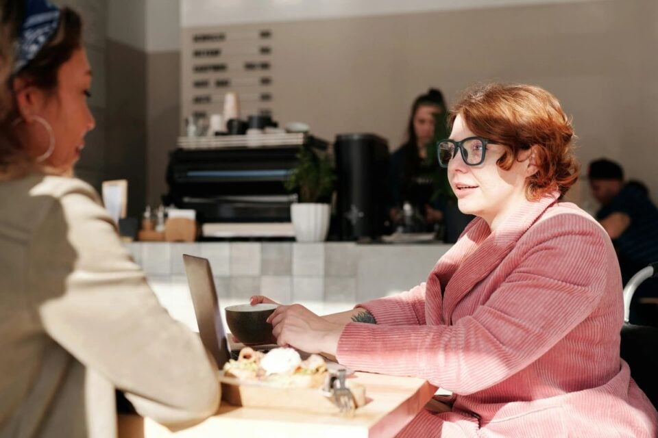 Bild från Invozios sida om företagets historia